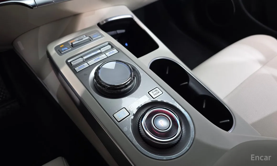 Фото 9 - Genesis GV70