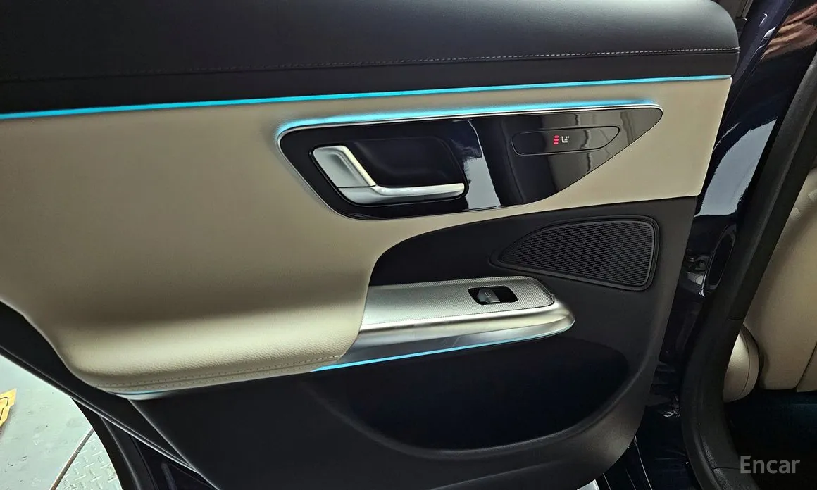 Фото 17 - Mercedes-Benz E-Class