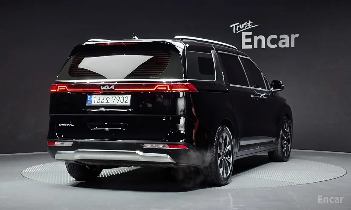 Фото 2 - Kia Carnival