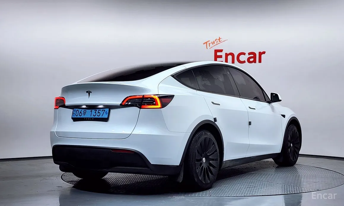 Фото 2 - Tesla Model Y