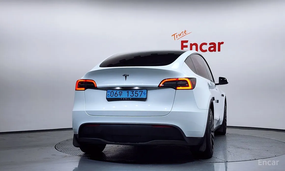 Фото 4 - Tesla Model Y