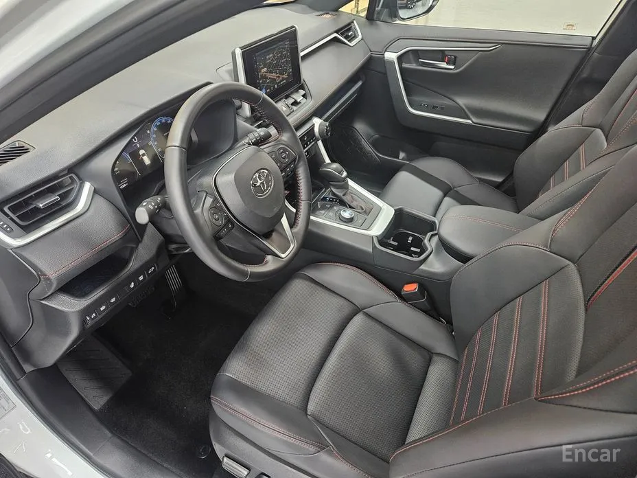 Фото 11 - Toyota RAV4