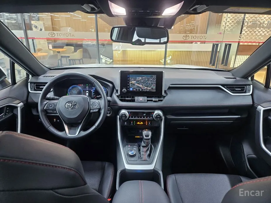 Фото 13 - Toyota RAV4