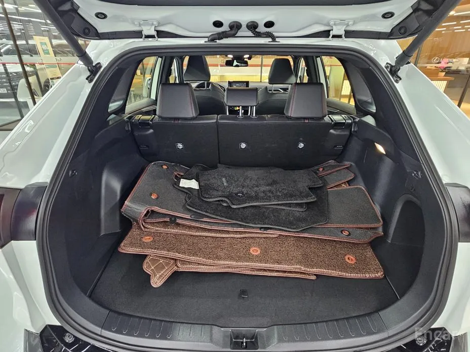 Фото 14 - Toyota RAV4