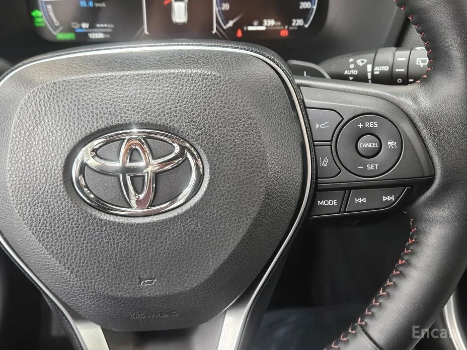 Фото 6 - Toyota RAV4
