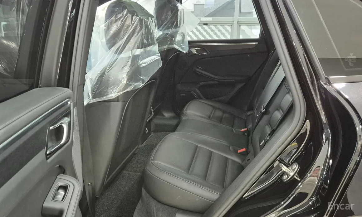 Фото 10 - Porsche Macan