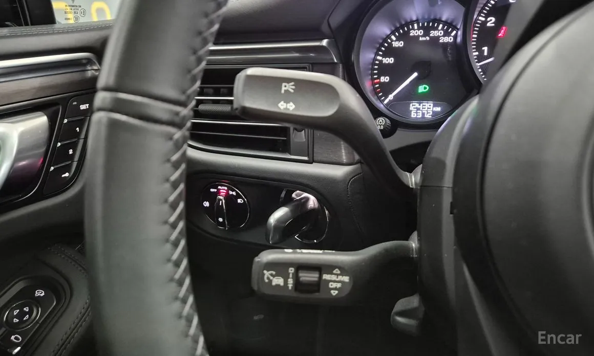 Фото 12 - Porsche Macan