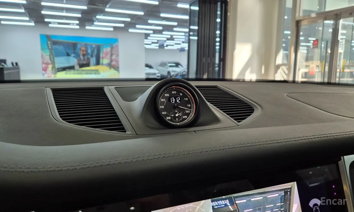 Фото 18 - Porsche Macan