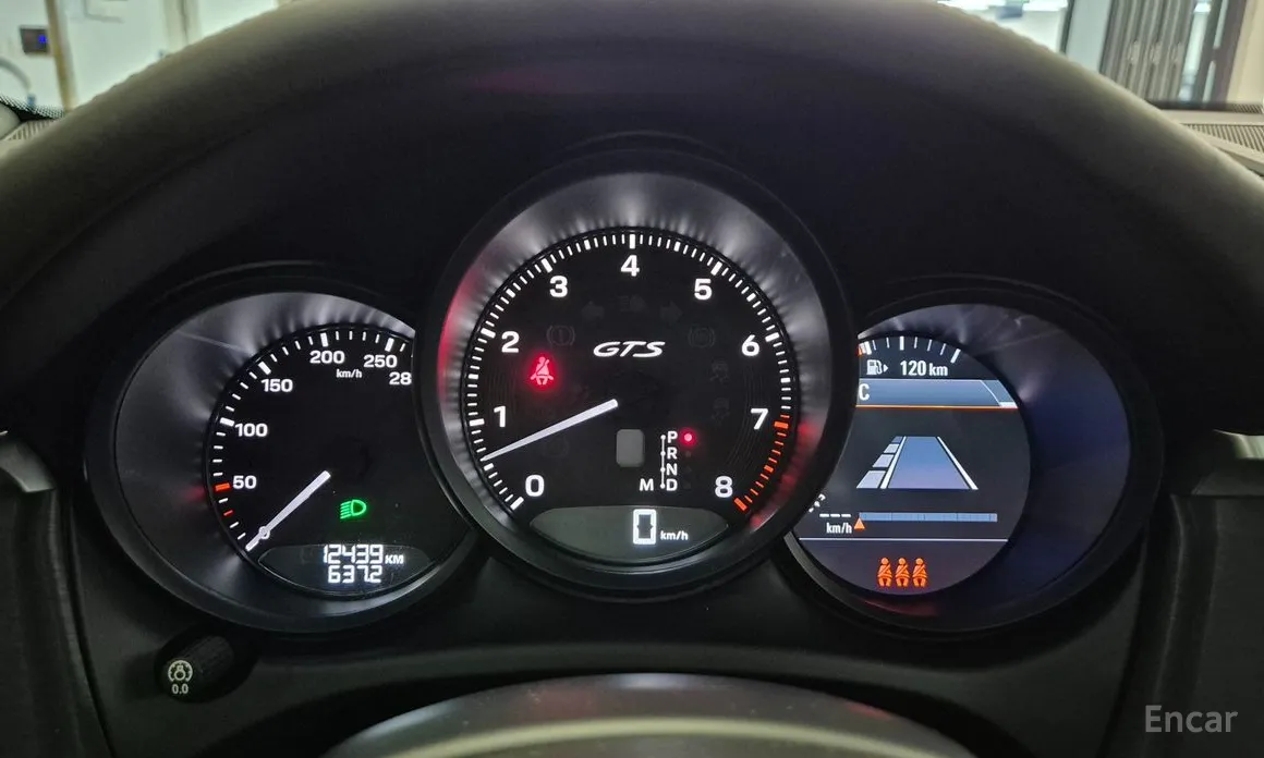 Фото 8 - Porsche Macan