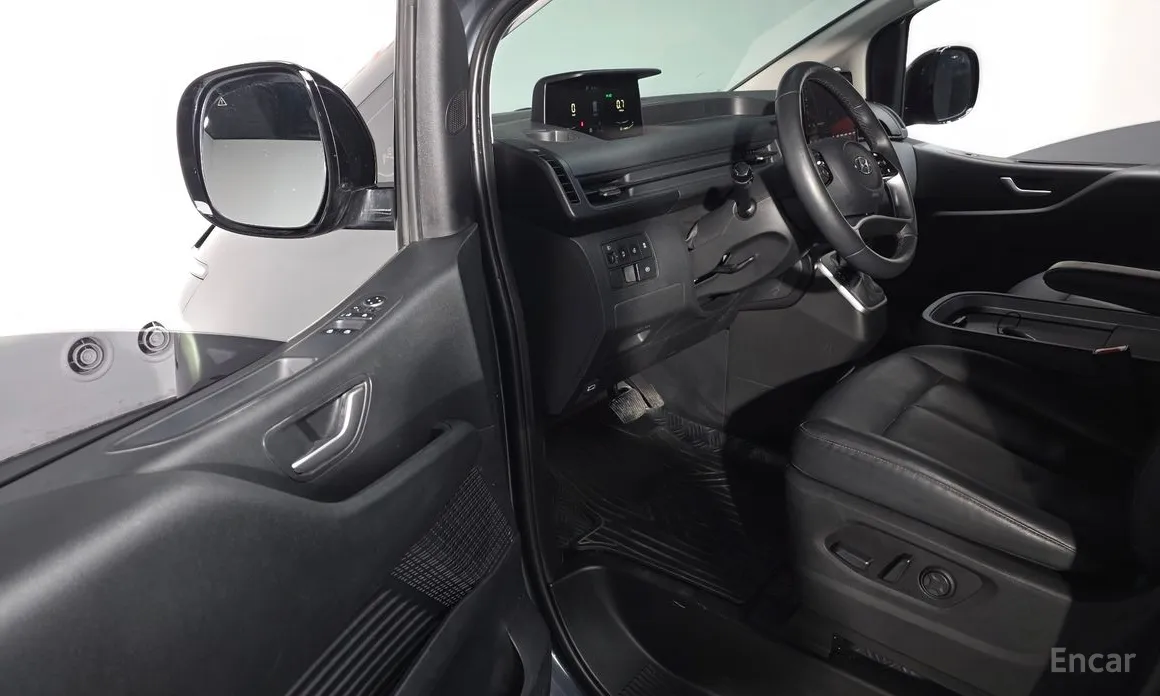 Фото 12 - Hyundai Staria