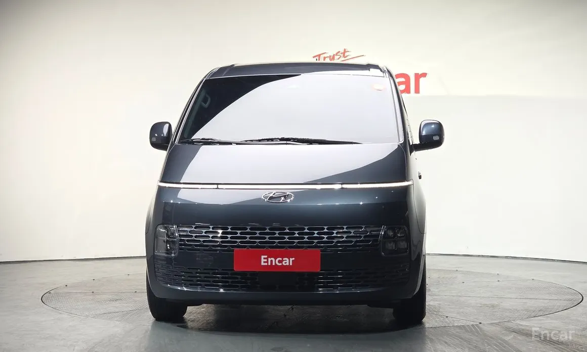 Фото 3 - Hyundai Staria