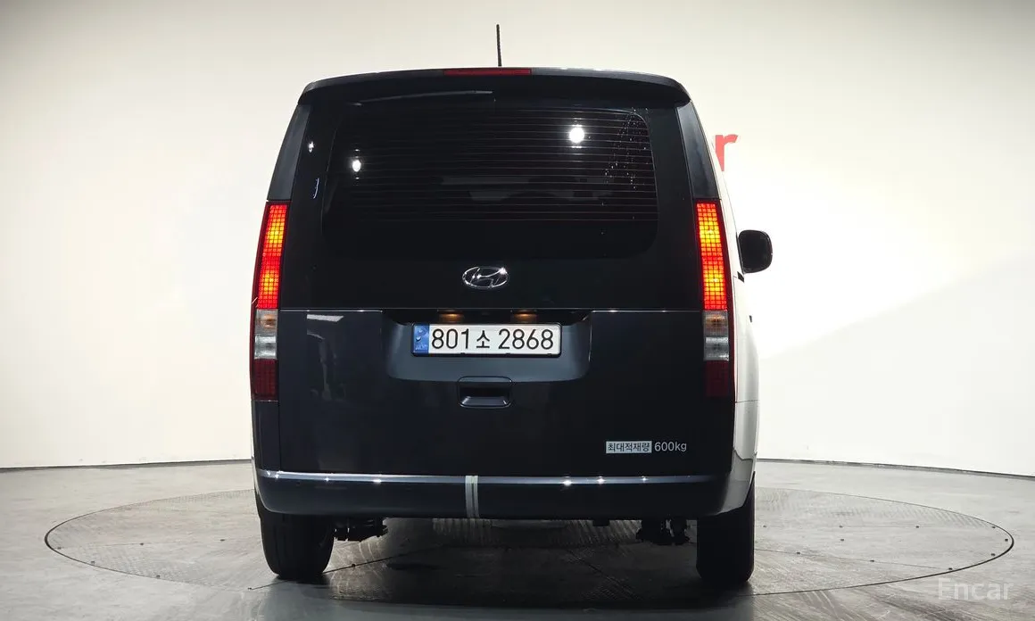 Фото 4 - Hyundai Staria