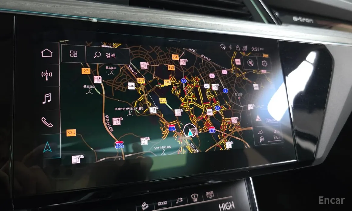 Фото 14 - Audi e-tron