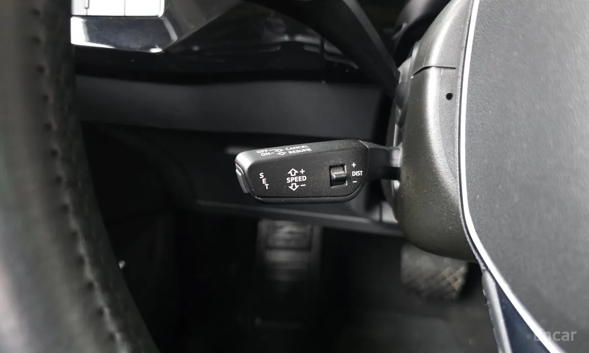 Фото 19 - Audi e-tron