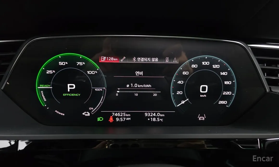 Фото 8 - Audi e-tron