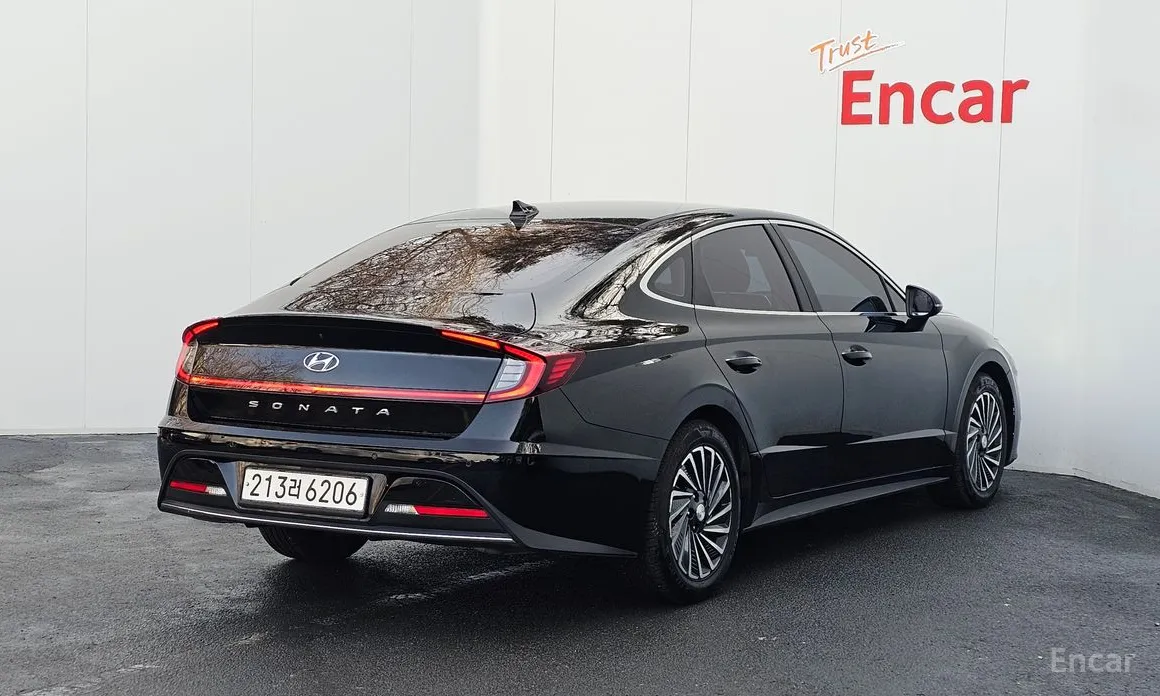 Фото 2 - Hyundai Sonata