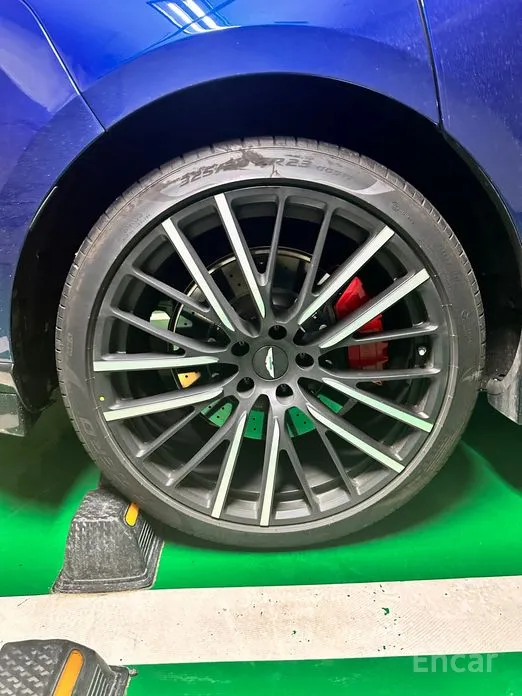 Фото 7 - Aston Martin DBX