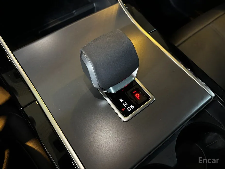 Фото 9 - Land Rover Range Rover Velar