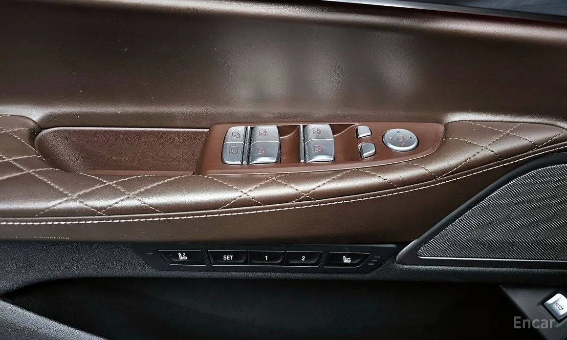 Фото 13 - BMW 7 Series