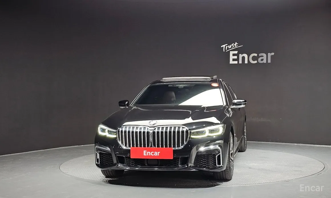 Фото 3 - BMW 7 Series