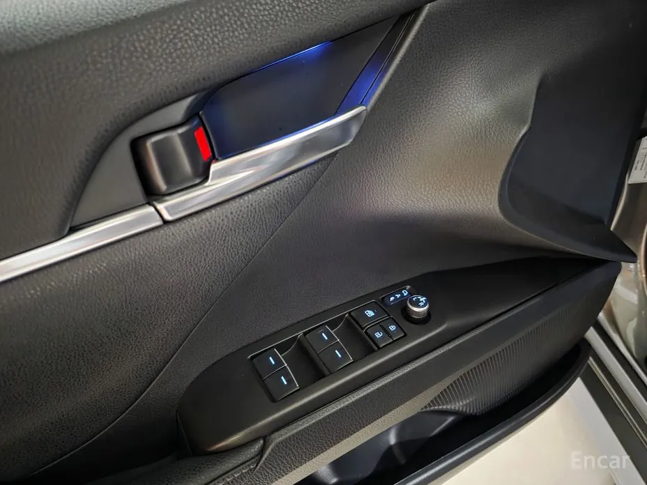 Фото 12 - Toyota Camry