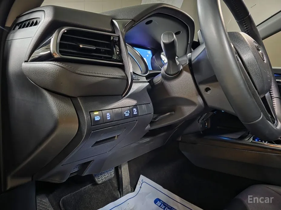 Фото 14 - Toyota Camry