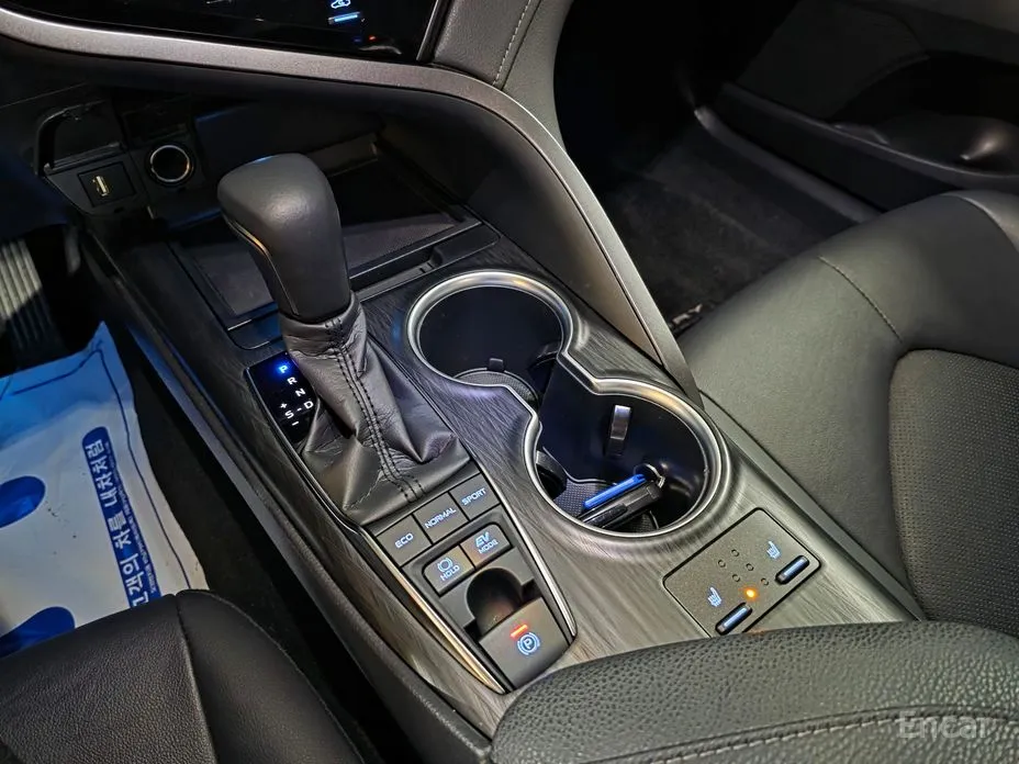 Фото 9 - Toyota Camry