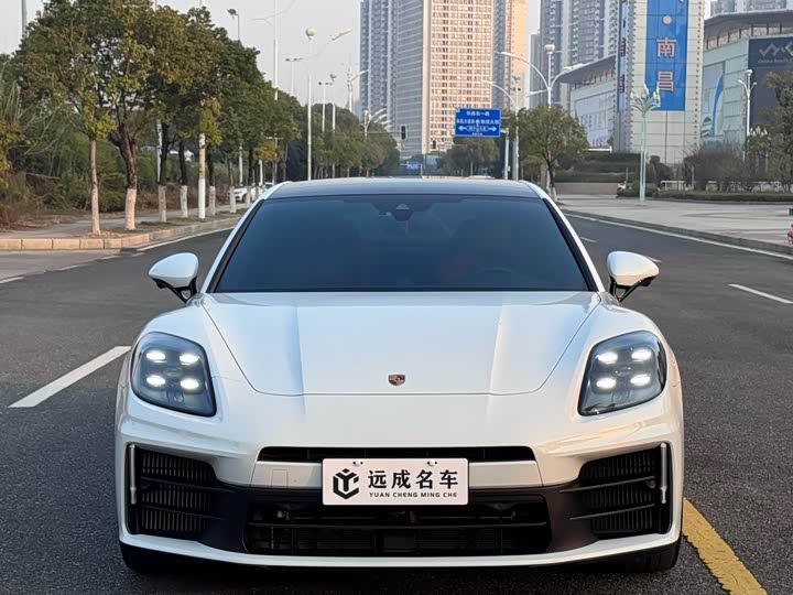 Фото 2 - Porsche Panamera