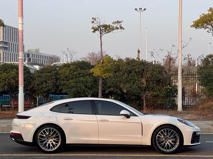 Фото 4 - Porsche Panamera