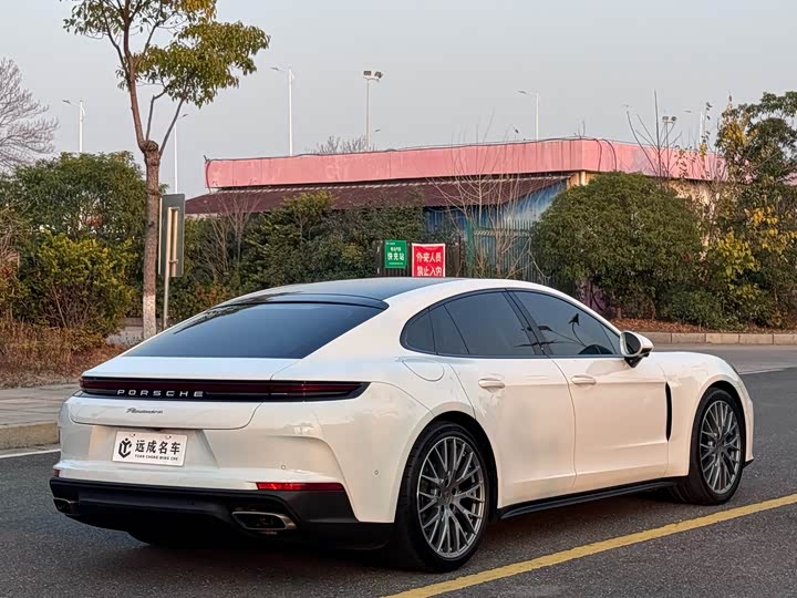 Фото 5 - Porsche Panamera