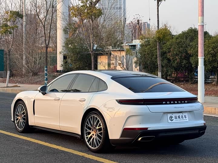 Фото 7 - Porsche Panamera