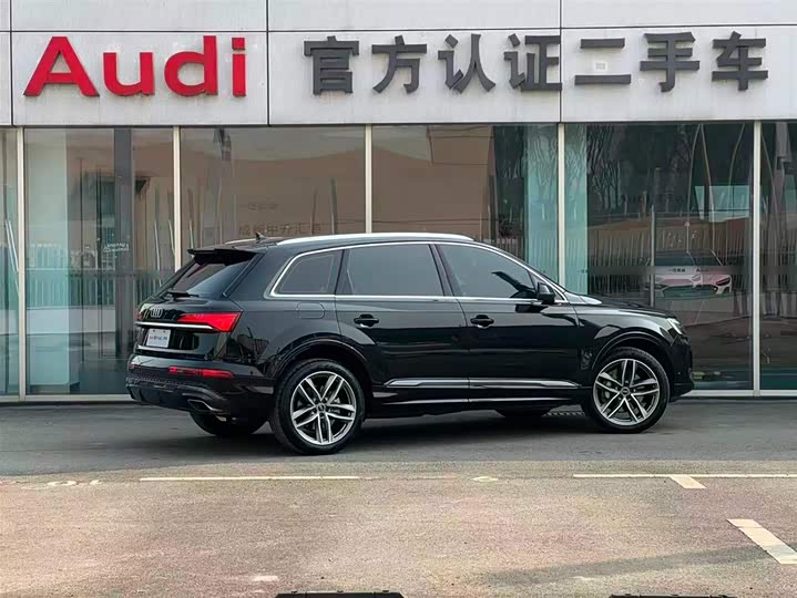 Фото 3 - Audi Q7