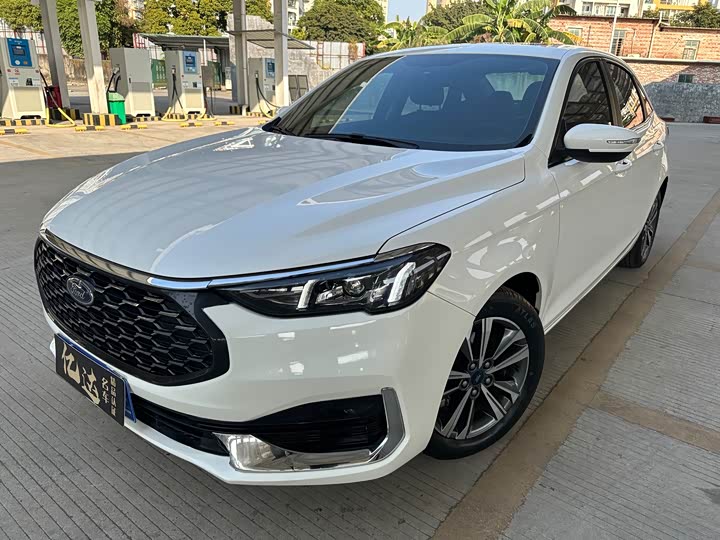 Фото 1 - Ford Escort