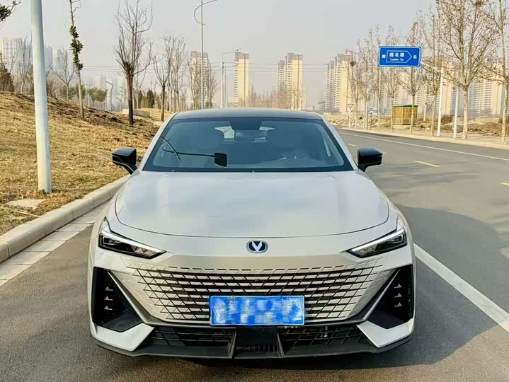 Фото 2 - Changan UNI-V