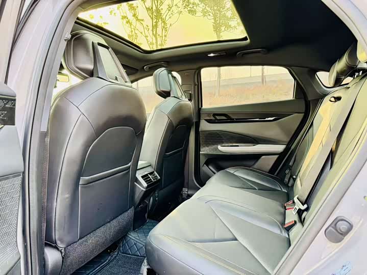 Фото 6 - Changan UNI-V