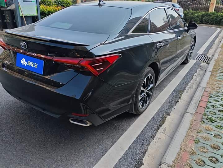 Фото 3 - Toyota Avalon