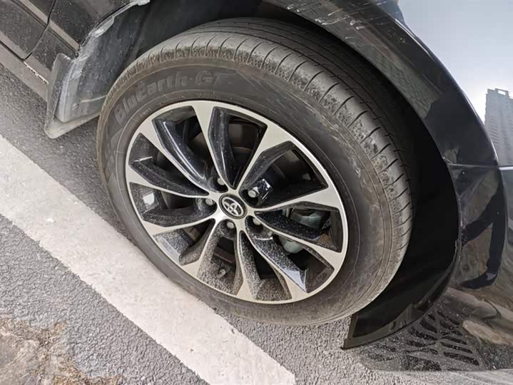 Фото 6 - Toyota Avalon