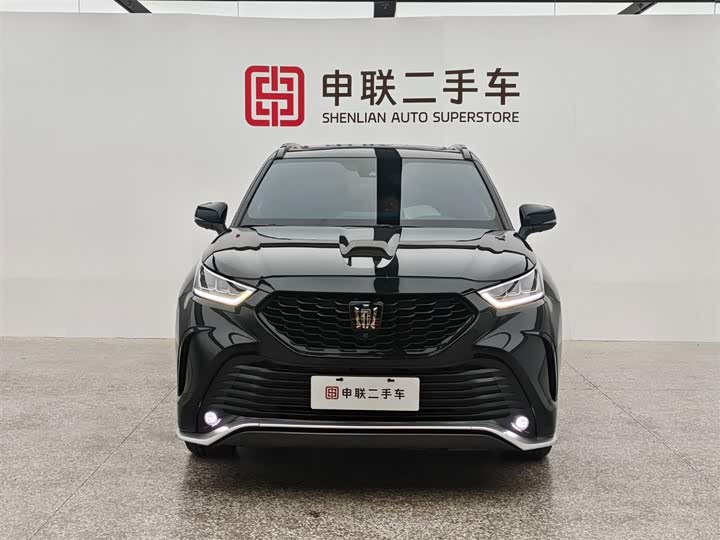 Фото 2 - Toyota Crown Kluger