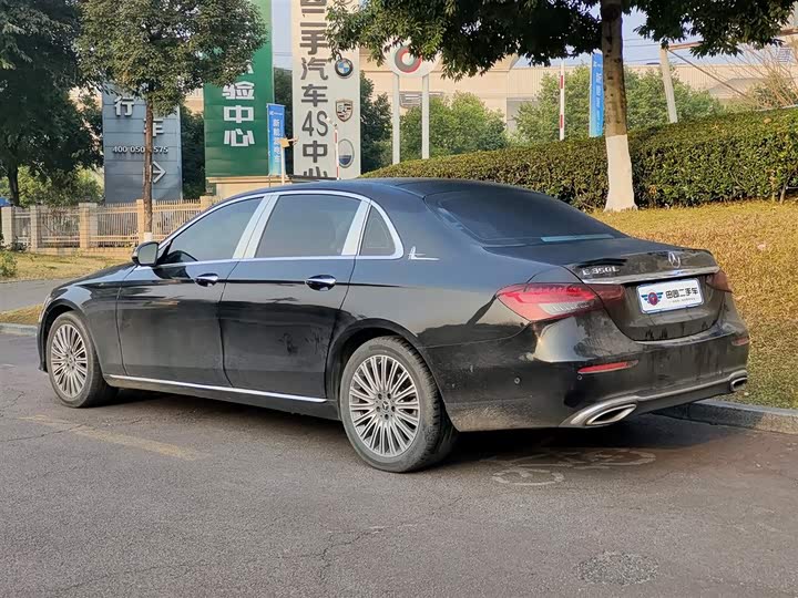 Фото 4 - Mercedes-Benz E-Class