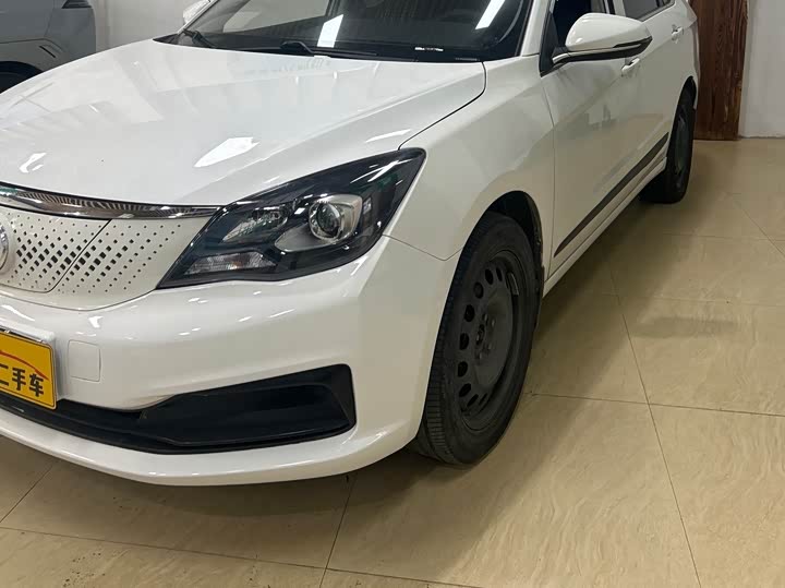 Фото 2 - Dongfeng Aeolus E70