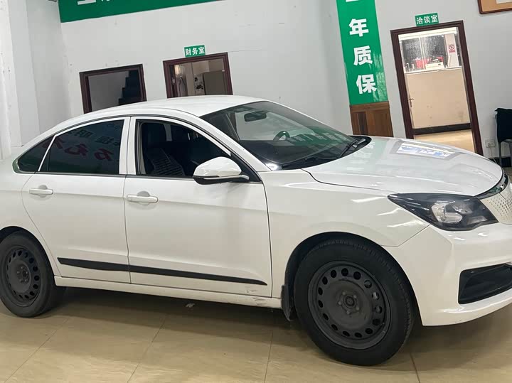 Фото 4 - Dongfeng Aeolus E70