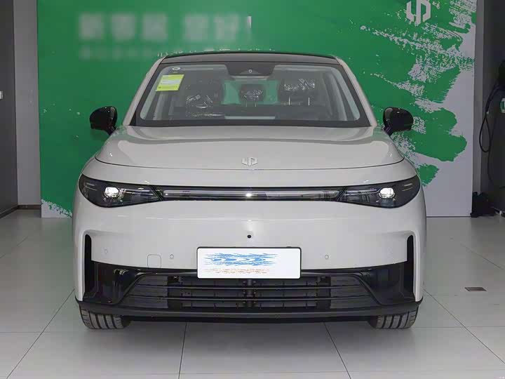 Фото 2 - Leapmotor C10