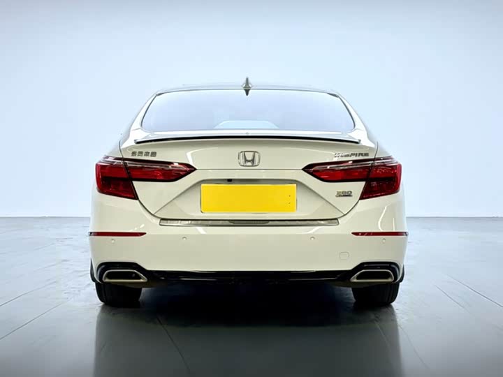 Фото 2 - Honda Inspire