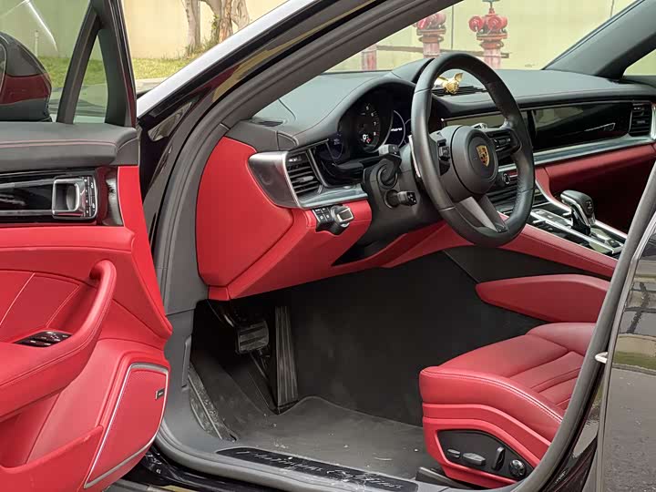 Фото 7 - Porsche Panamera