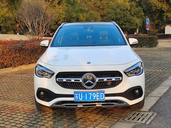 Фото 2 - Mercedes-Benz GLA-Class