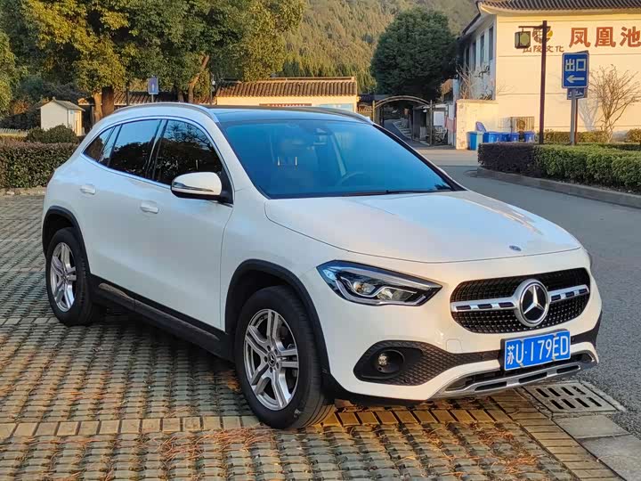 Фото 3 - Mercedes-Benz GLA-Class
