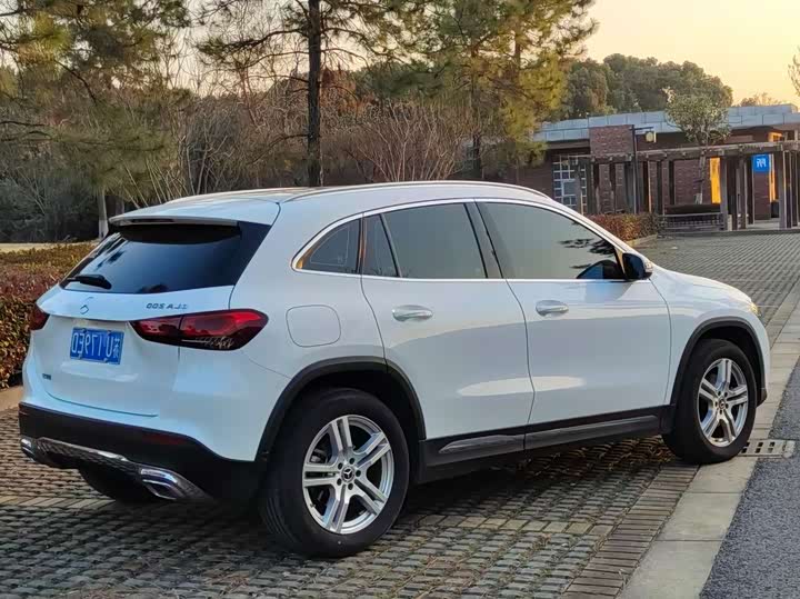 Фото 6 - Mercedes-Benz GLA-Class
