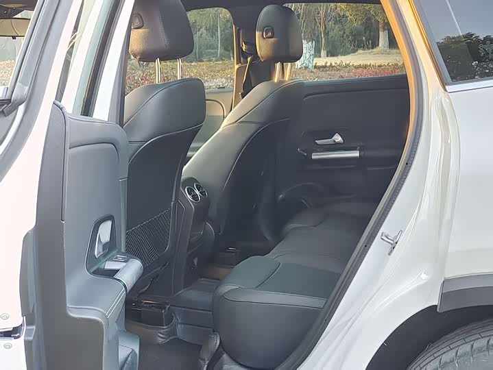 Фото 8 - Mercedes-Benz GLA-Class