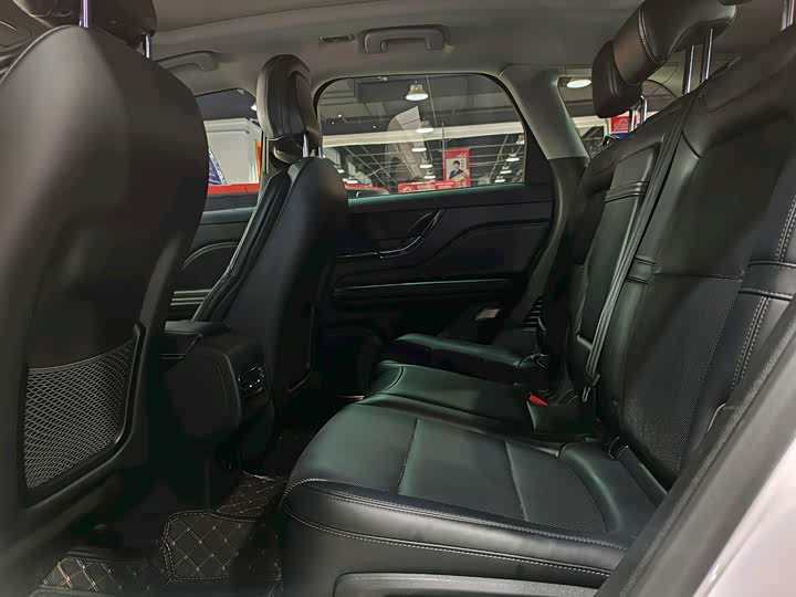 Фото 6 - Lincoln Corsair