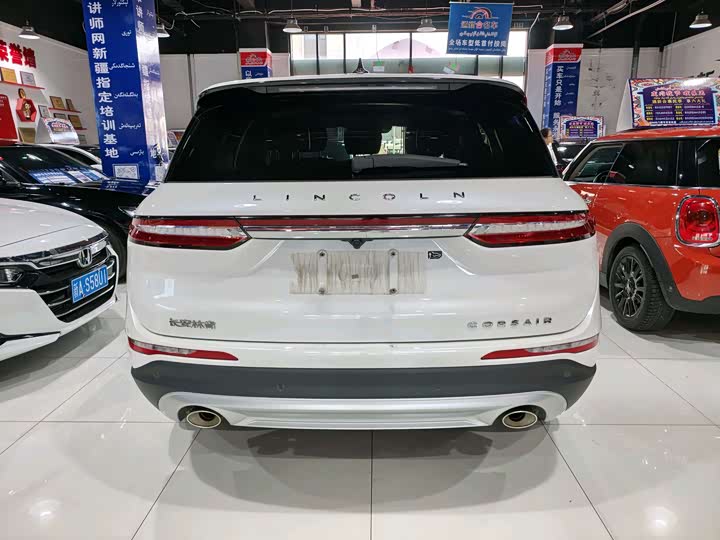 Фото 8 - Lincoln Corsair